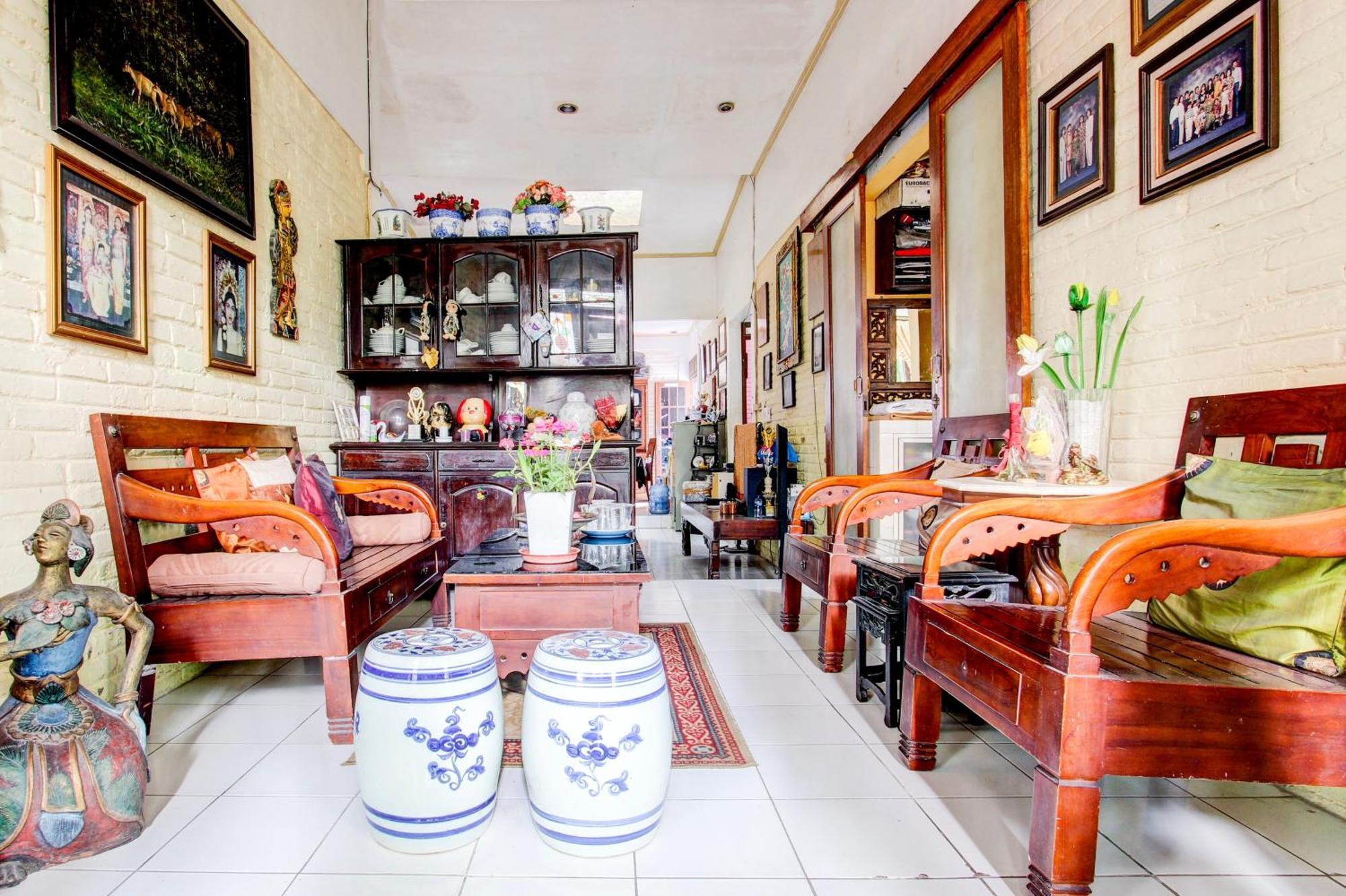 Oyo 94000 Omah Citra Genia Homestay Ngaglik Екстериор снимка