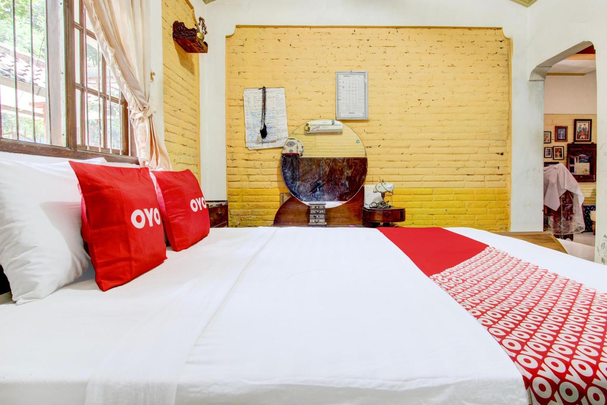 Oyo 94000 Omah Citra Genia Homestay Ngaglik Екстериор снимка