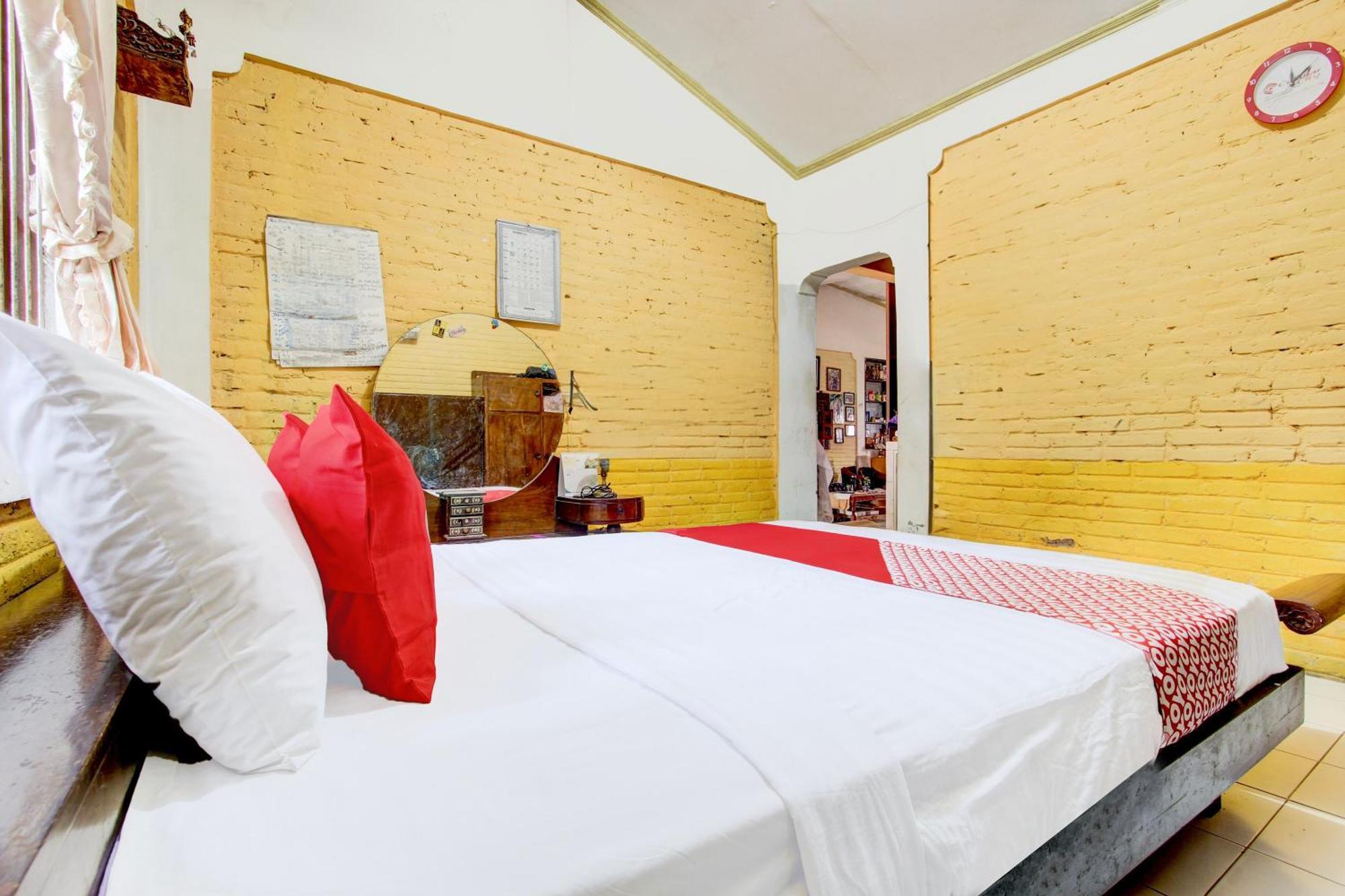 Oyo 94000 Omah Citra Genia Homestay Ngaglik Екстериор снимка