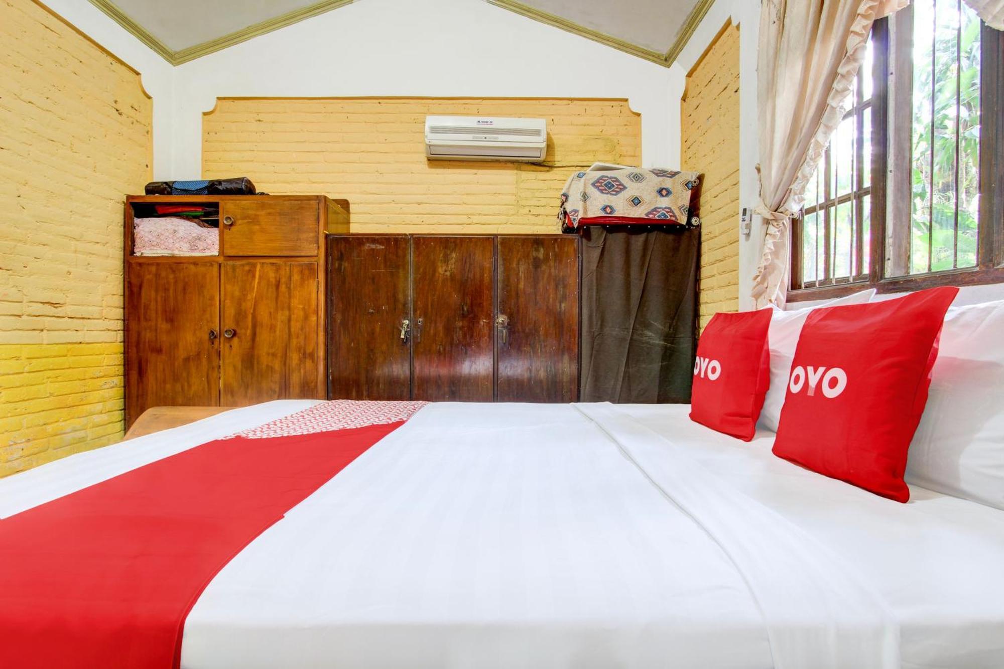Oyo 94000 Omah Citra Genia Homestay Ngaglik Екстериор снимка