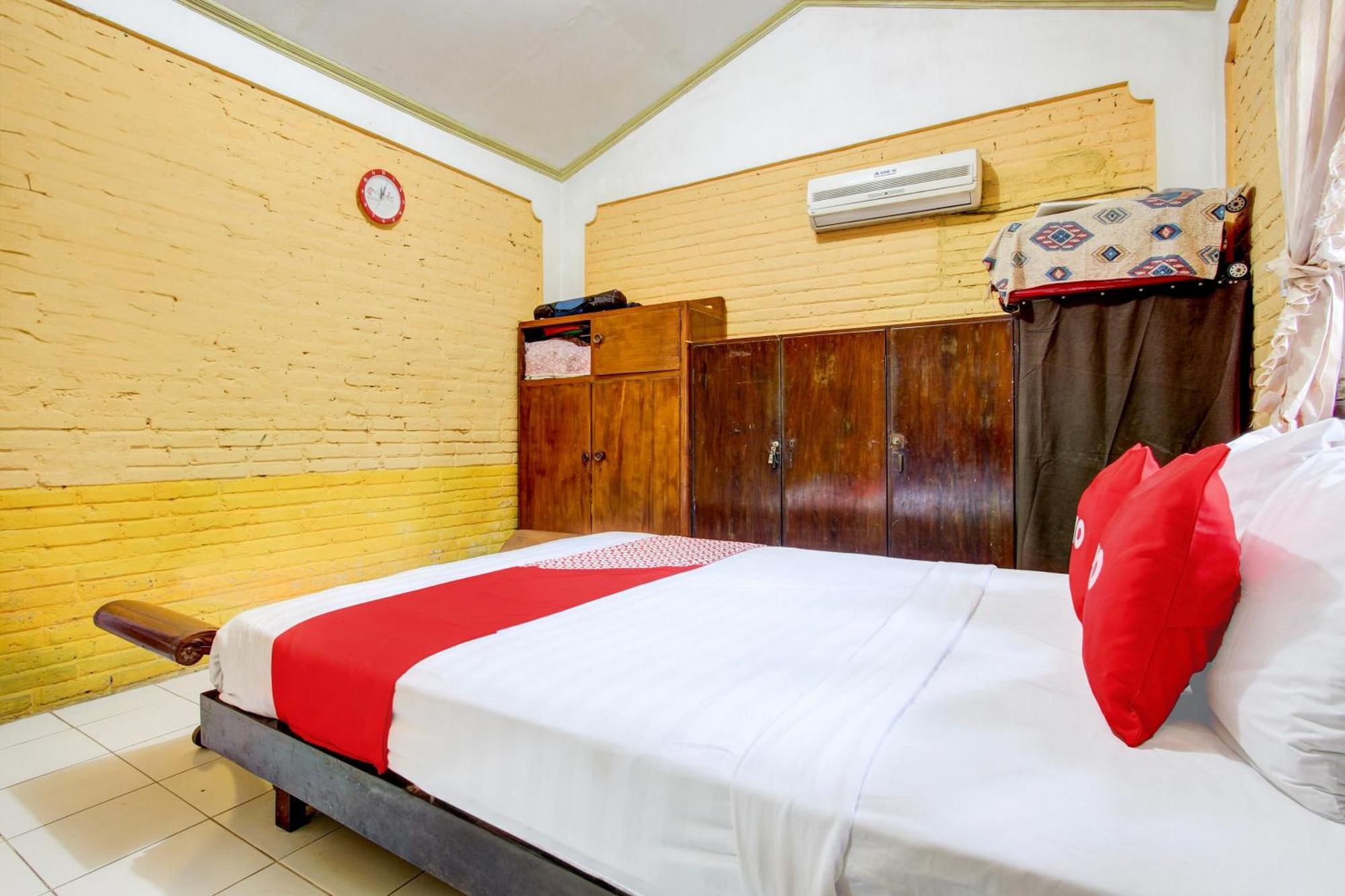 Oyo 94000 Omah Citra Genia Homestay Ngaglik Екстериор снимка