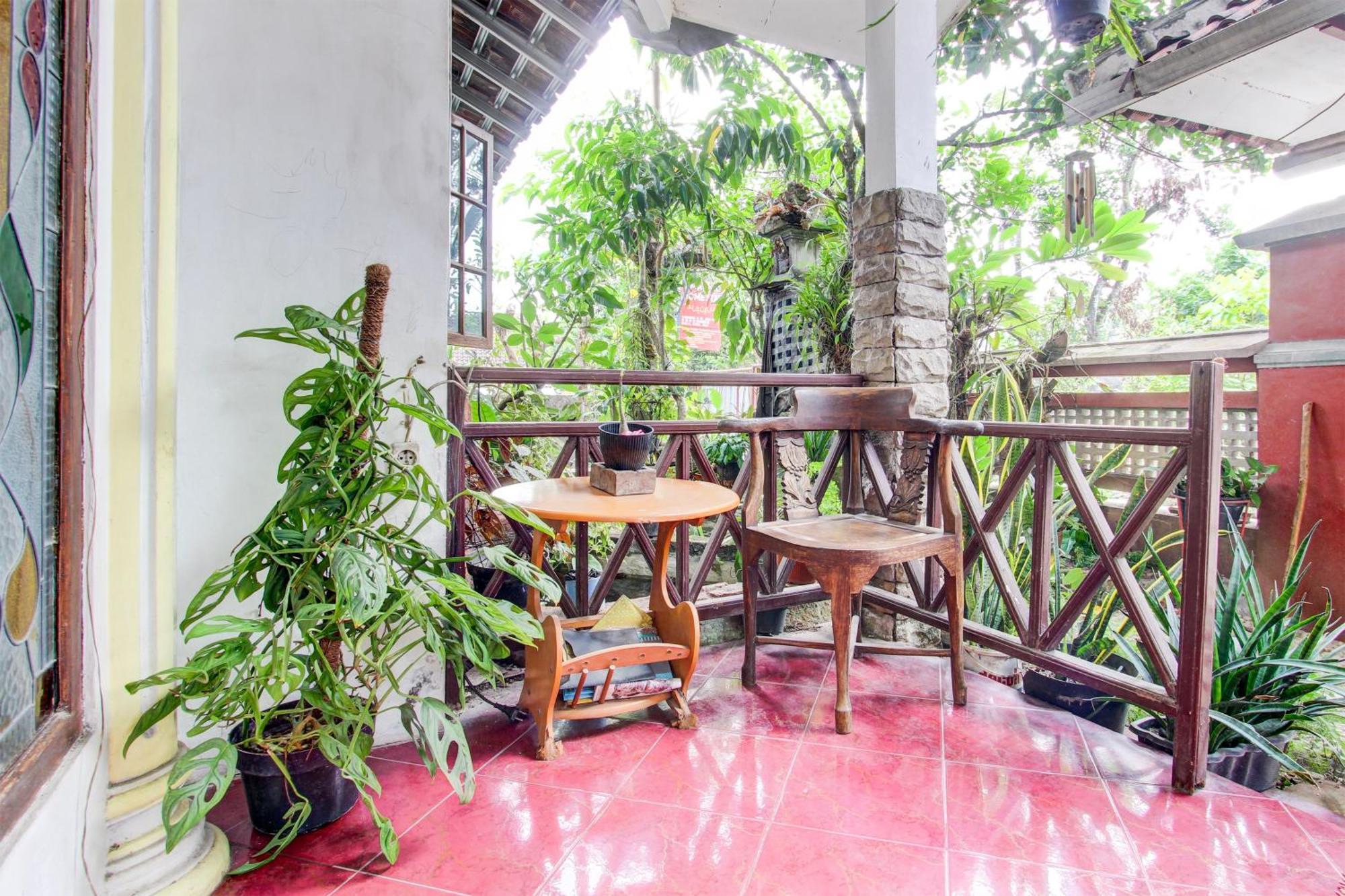 Oyo 94000 Omah Citra Genia Homestay Ngaglik Екстериор снимка